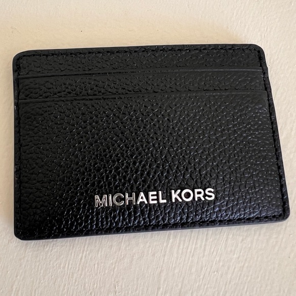 MICHAEL KORS Duffle Bag & a “FREEBIE” 🔥 MK card holder ❤️ - Picture 12 of 14
